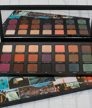 Load image into Gallery viewer, URBAN DECAY BORN TO RUN Eyeshadow Palette
